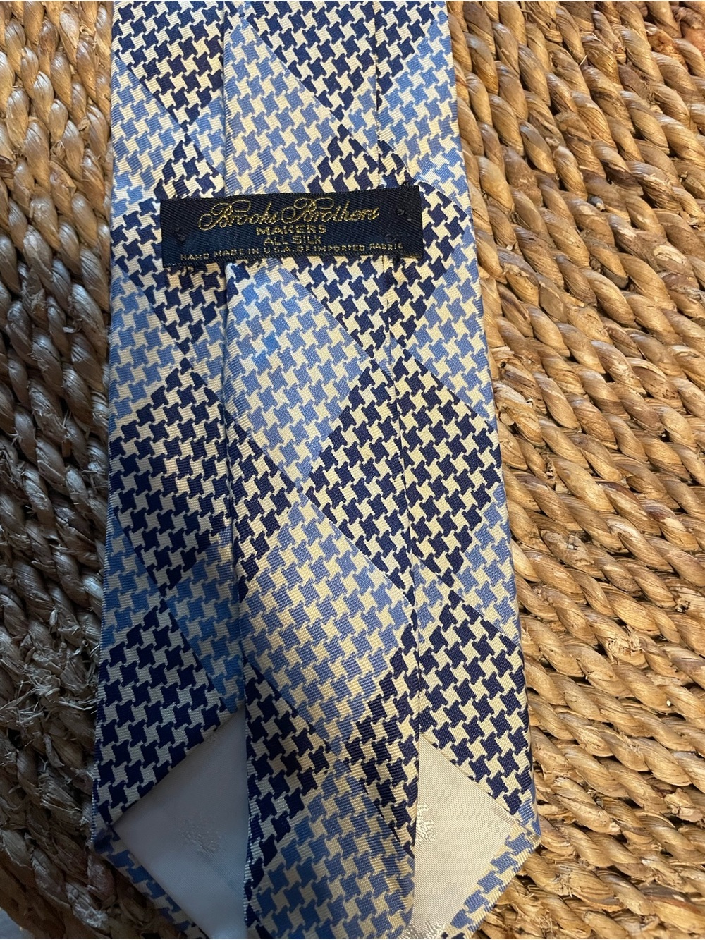 Brooks Brothers Blue and Navy Houndstooth Silk Tie